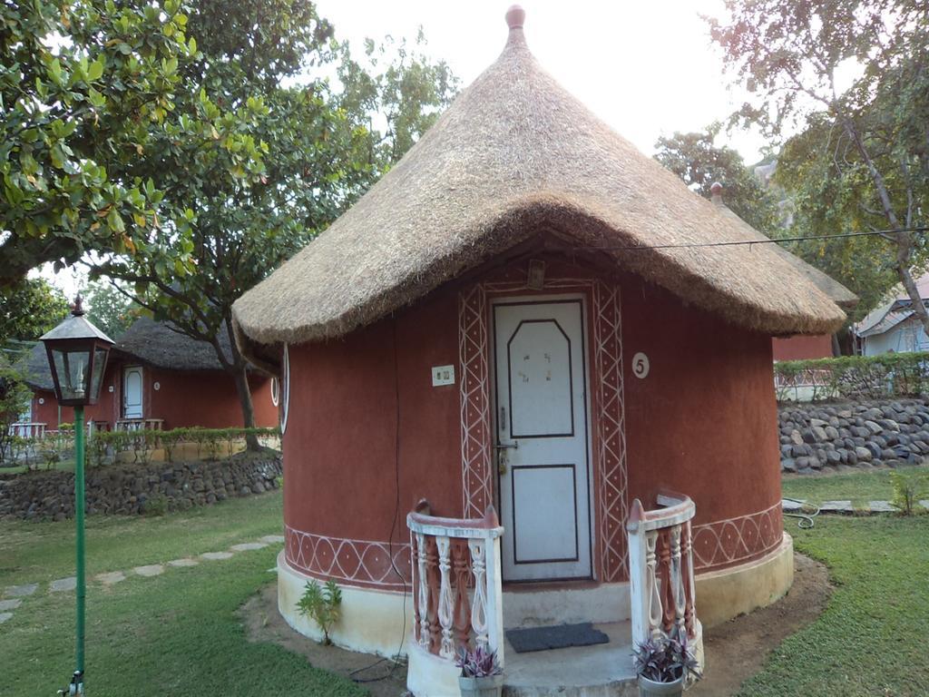 Kishkinda Heritage Resort Hampi Exterior photo